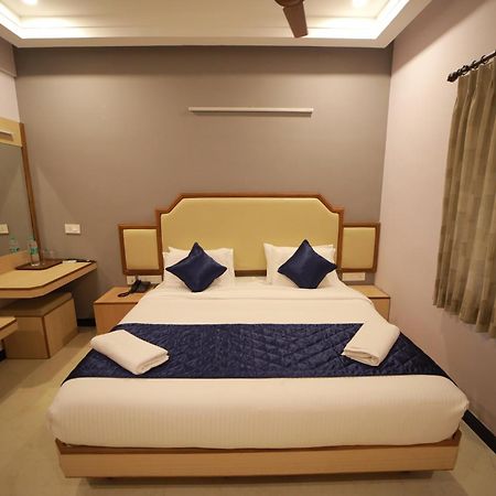 Majestic Hotel Madurai Ngoại thất bức ảnh
