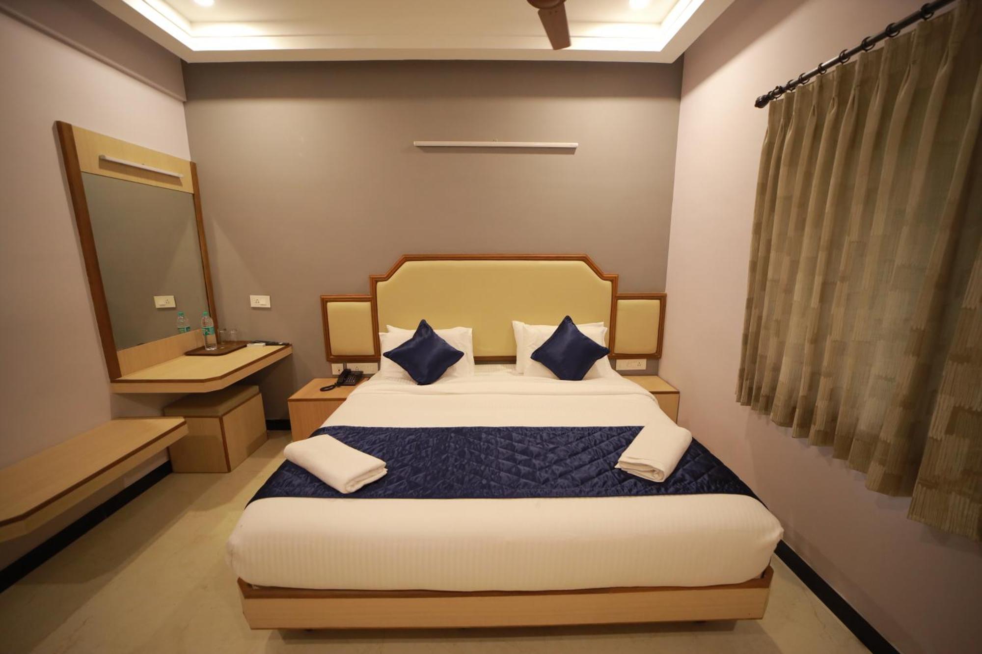 Majestic Hotel Madurai Ngoại thất bức ảnh